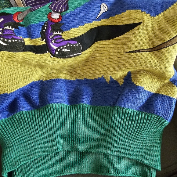 Sweater - Picture 6 of 9